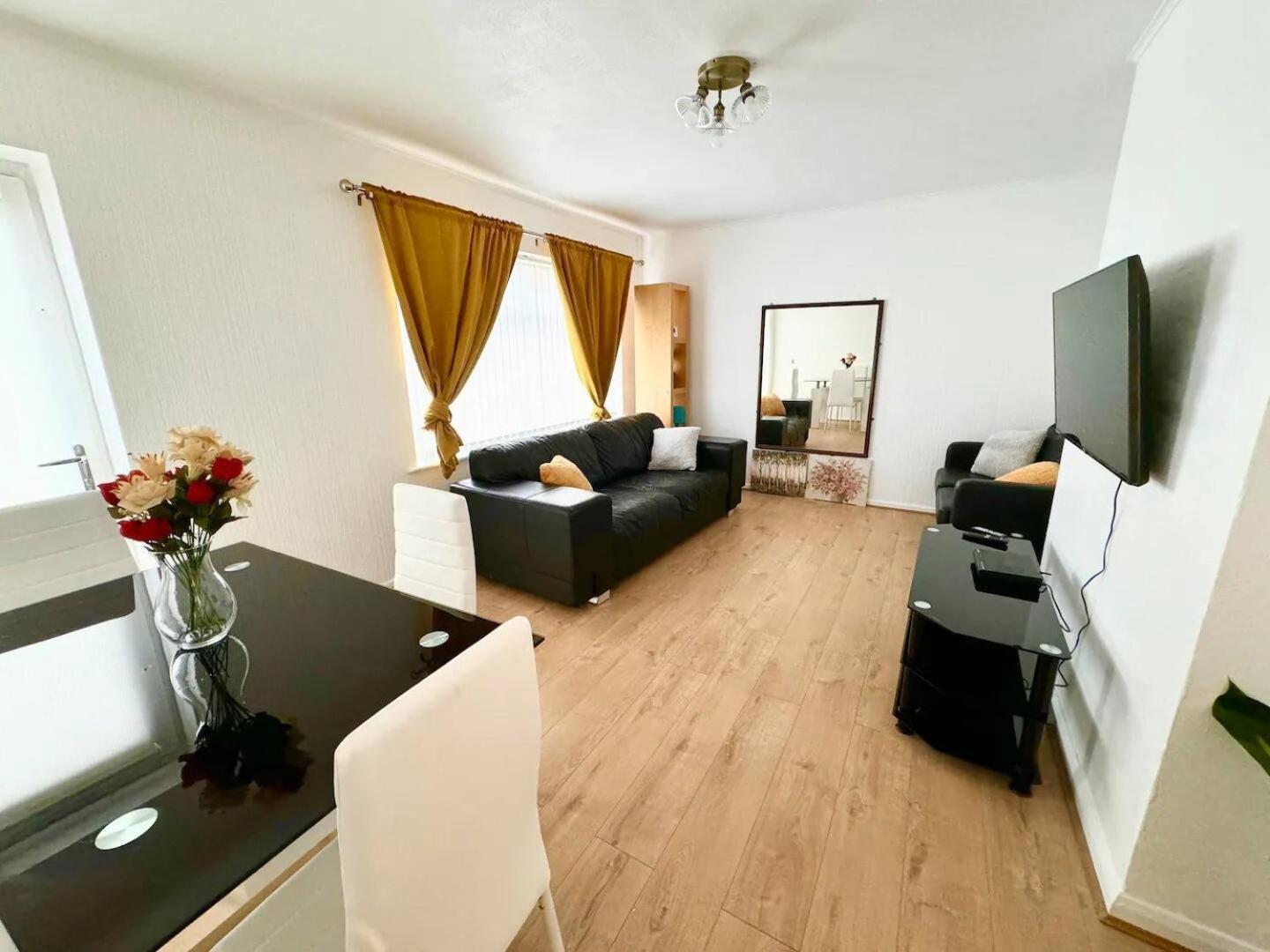 Cosy & Quiet House Close To Etihad And Centre Hébergement de vacances