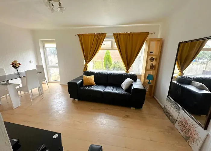 Cosy & Quiet House Close To Etihad And City Centre