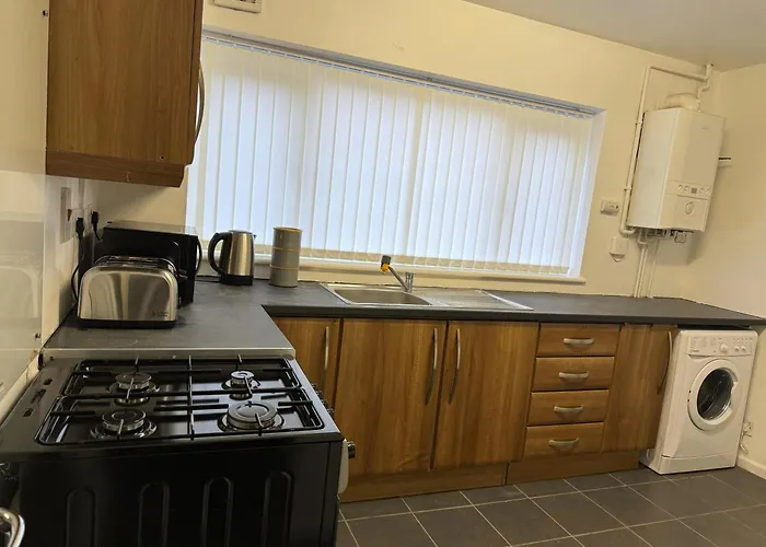 Cosy & Quiet House Close To Etihad And City Centre